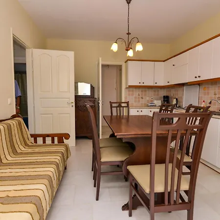 Naxos Town Ground Floor Free Parking Apartment